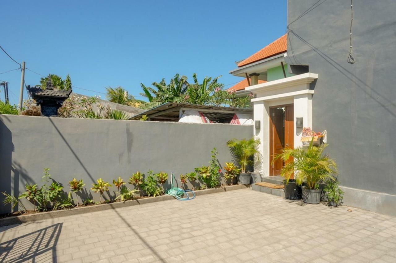 RedDoorz near Mertasari Beach Denpasar  Bagian luar foto