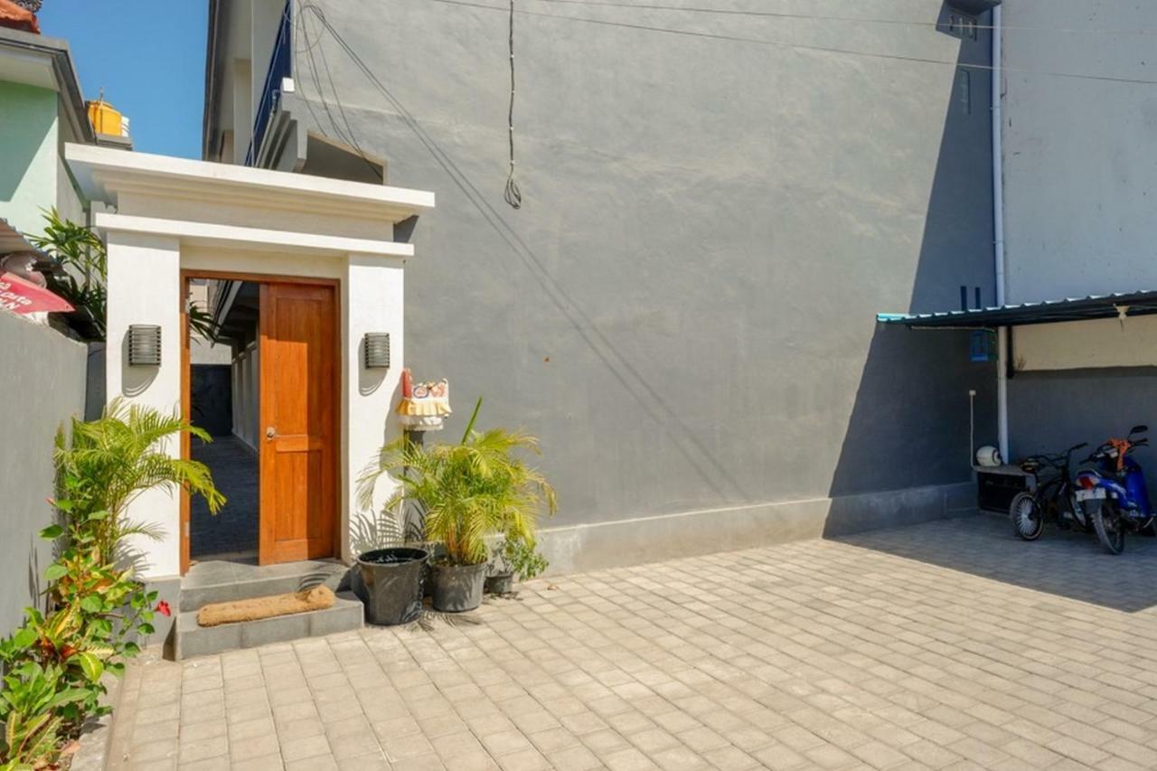 RedDoorz near Mertasari Beach Denpasar  Bagian luar foto